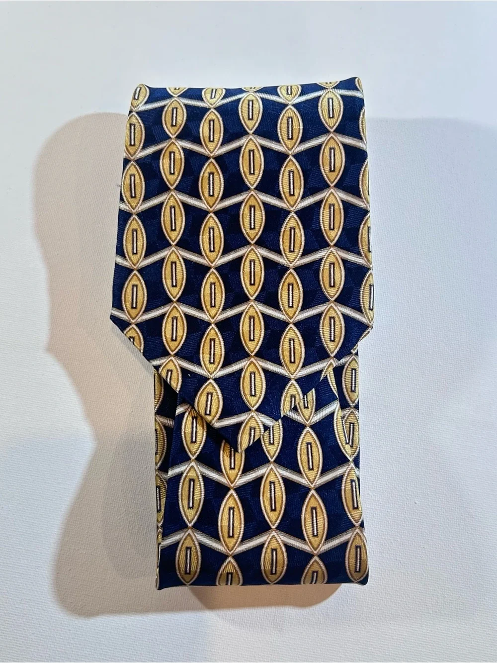 N.E.O. Bill Blass Men’s 100% Silk Tie Navy Gold Geometric Necktie